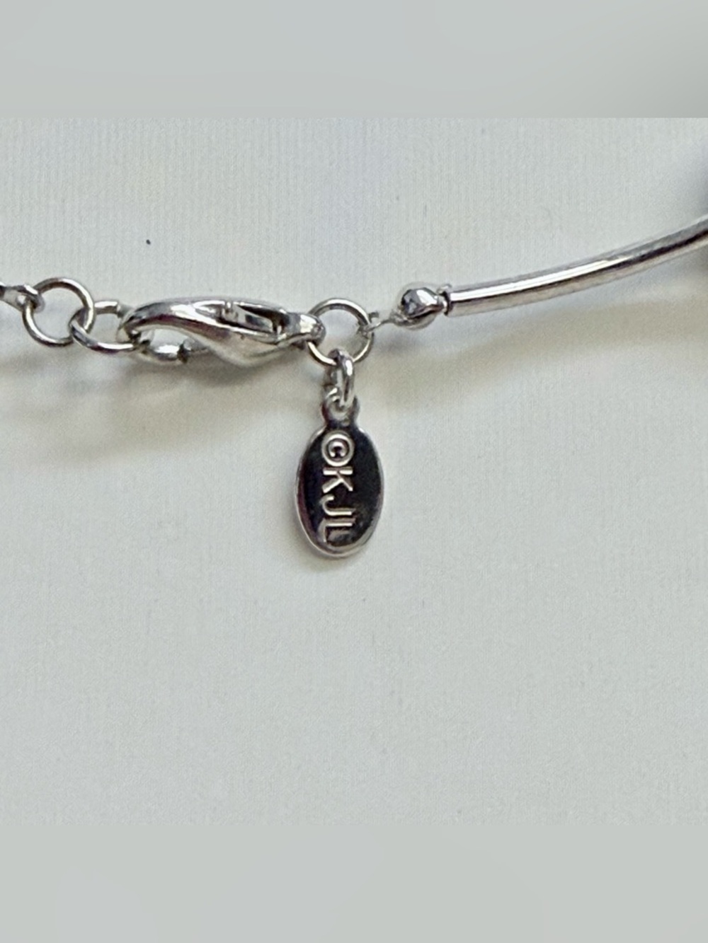 Kenneth Jay Lane pearl and silver necklace - Picture 4 of 4